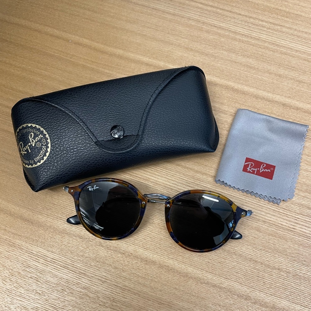 Rayban Round Fleck Sunglasses